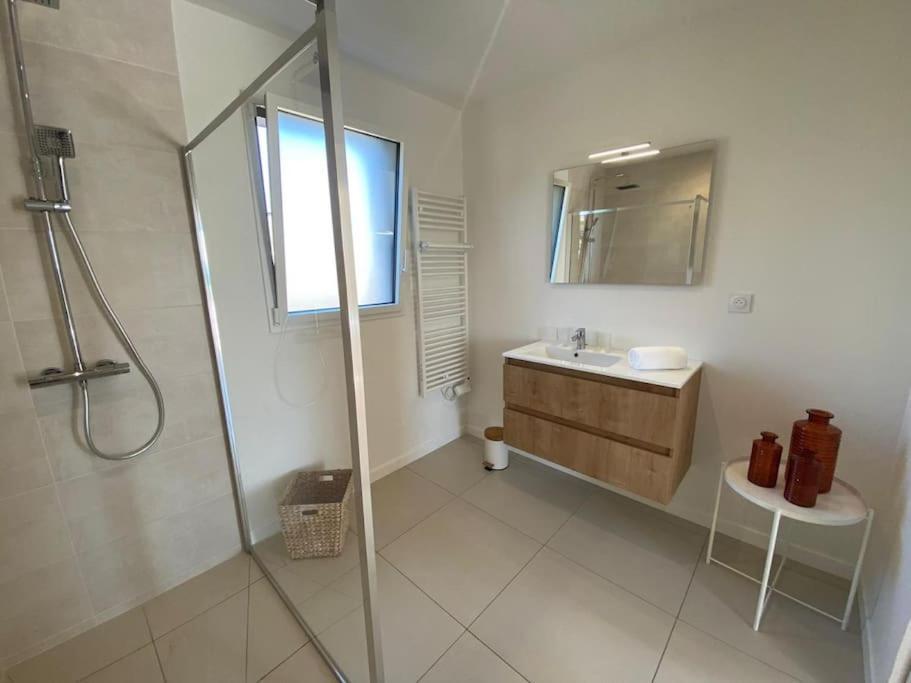 Villa Neuve Pour 6 Personnes Avec Spa การองเทค ภายนอก รูปภาพ